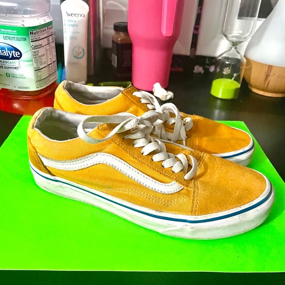 Suede and canvas yellow Vans women’s size 8 - Picture 4 of 6